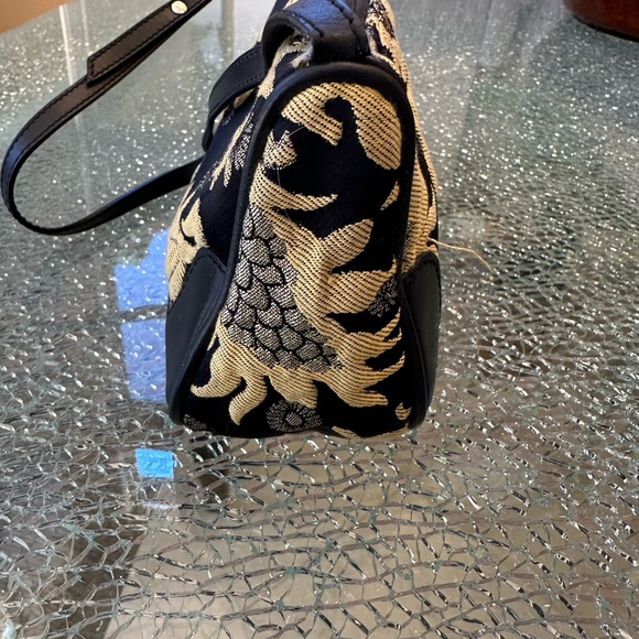 VINTAGE DOLCE & GABBANA, BLACK & GOLD TAPESTRY HANDBAG 10 X 4.5 X 3” EUC - Picture 10 of 13